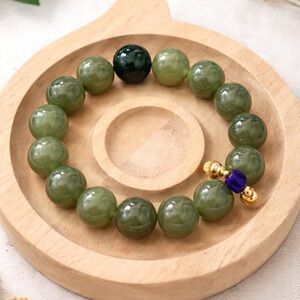 Handmade Elegant Jade Beaded Bracelet